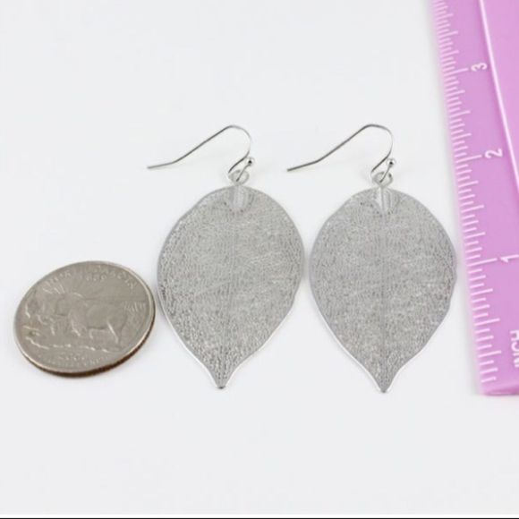 New Inspired Silver Filagree Leaf Dangle Drop Earrings - Picture 5 of 11